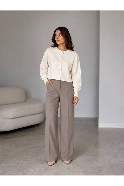 LOKADI Women's Buttoned Knitwear Crop Cardigan - Crew Neck Soft Texture