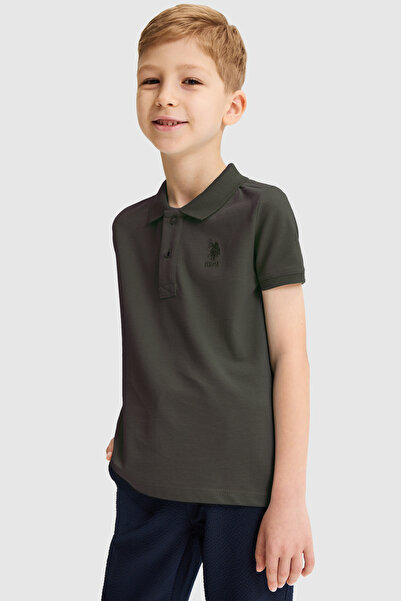 U.S. Polo Assn. تي شيرت أساسي باللون الكاكي الداكن للأولاد 50320118-VR111