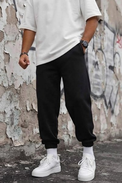 INFLUYENTE Men's Winter Relaxed Fit 3-Thread Sweatpants with Elastic Waist and Cuffs