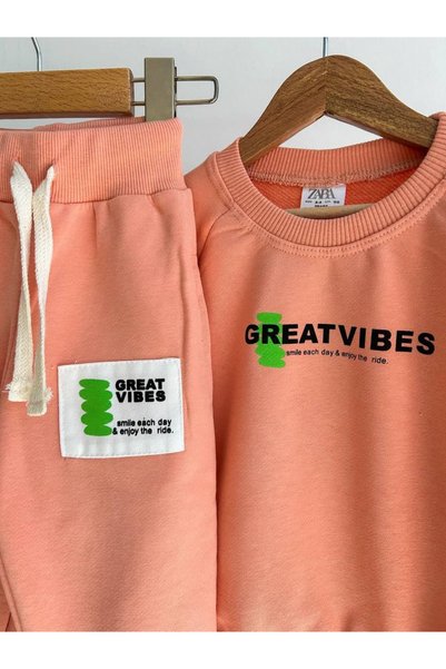 MyChino Kids طقم قطني للجنسين من GREAT VIBES