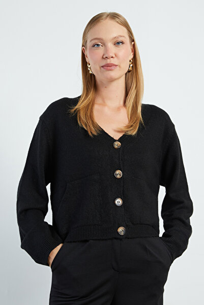 Fulla Moda Buttoned V-Neck Knitwear Cardigan