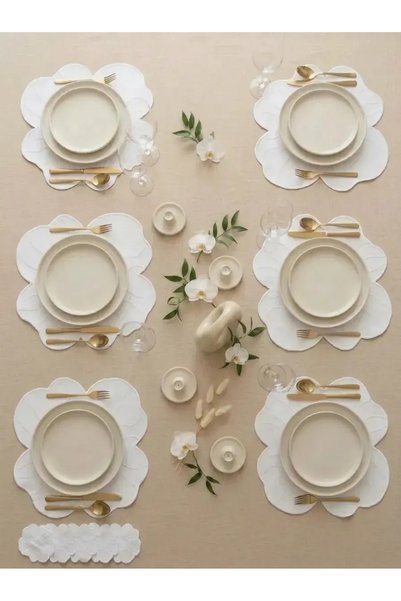 MERİLOYA HOME Daisy Patterned Embroidered Stain-Resistant 6-Piece American Service Placemat Set + 2 Cocktail Napkins as a Gift
