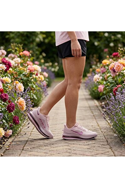 Nike Pegasus Premium Yürüyüş ve Kadın Koşu Ayakkabısı Playful | HQ2593
