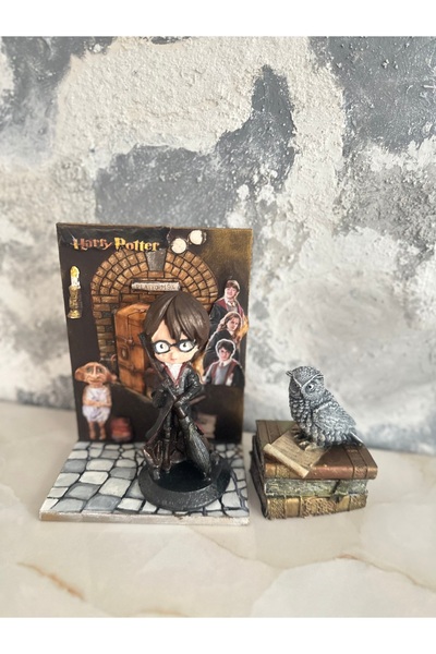 Harry Potter Bibloları ve Ahşap Panoda Minyatür Dekoratif Tasarım Obje