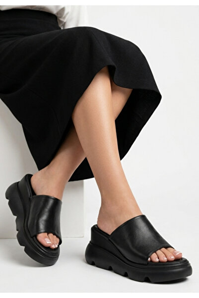 NESSİMO Black Leather Wedge Heel Terlil