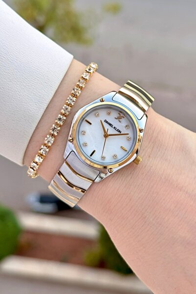 Daniel Klein Gold Metallic Color 30 mm 2 Year Warranty Women's Wristwatch