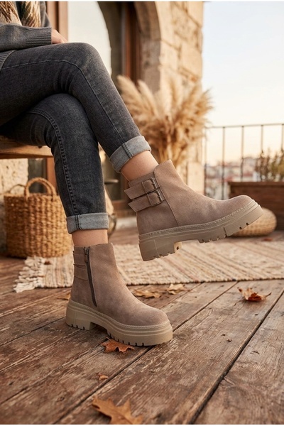 NOVELLAM SHOES Boni Bej Süet Dikişli Kaydırmaz Düz Taban Bot