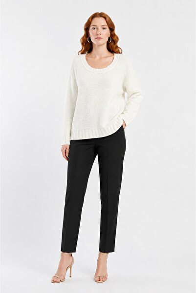 Neden Tekstil Women's White Knitwear Round Neck Long Sleeve Sweater