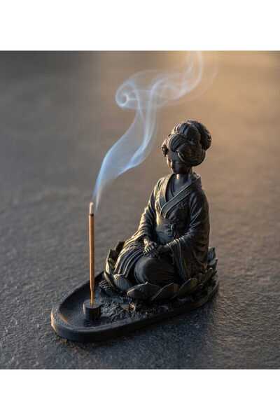 minelly hayatınıza minelly güzelliği katın Meditasyon Yapan Kadın Figürlü Tüt...