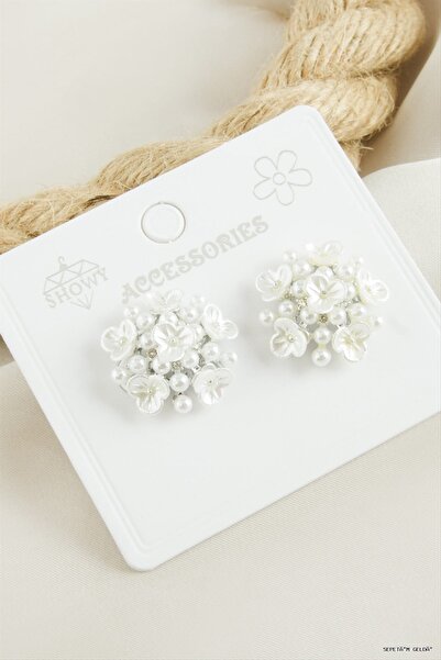 ZERO LAND Spt-Gld Flower Pearl Earrings (133447) Silver Color