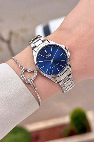 Q&Q Dial Navy Blue Strap Gray Color 30 mm Women's Wristwatch