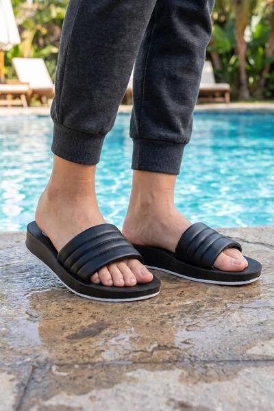 GEZER Women's Summer Faux Leather Massage Sole Daily Home Garden Slippers
