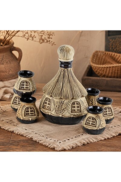 velve Set din ceramica pentru tuica si vin, sticla in forma de coliba si 6 pa...