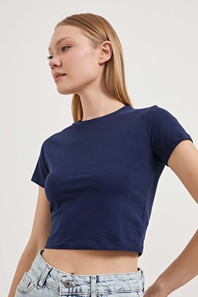 Arma Life Women's Crew Neck Basic Stretchy Navy Crop T-Shirt