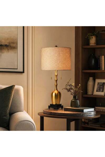 Highpoint مصباح طاولة من هاي بوينت بتصميم كلاسيكي أنيق يناسب المجالس وغرف الن...