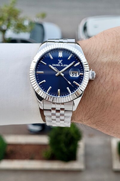 Daniel Klein 42 mm Men's Wristwatch with Navy Blue Dial and Metallic Color Ba...
