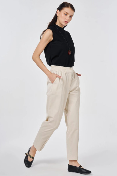 Kayra Carrot Trousers with Zippered Legs Cream