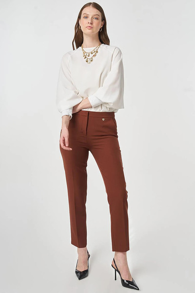 Kayra Pantaloni din material textil Ütü İzli B basic Maro închis