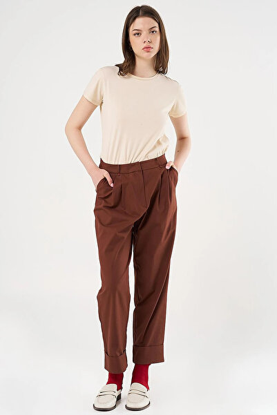 Kayra Pleated Carrot Cut Trousers Brown