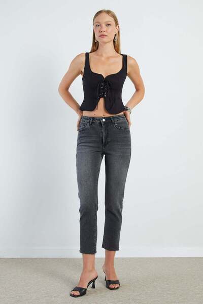 Fulla Moda Zippered Cut-Off Leg Jeans