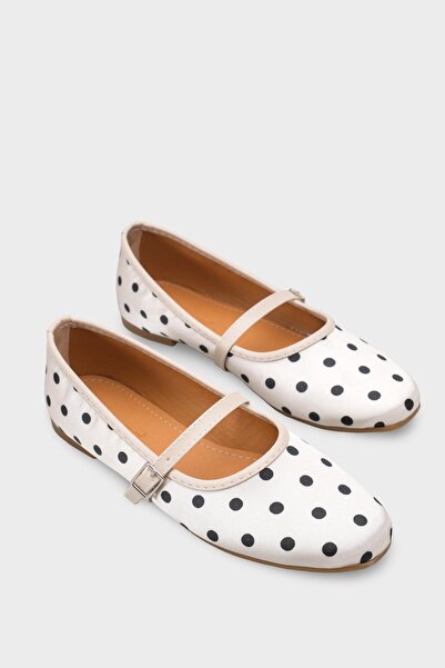 Capone Outfitters Cathryn Buckle-Strapped Polka Dot Women's Ballerinas