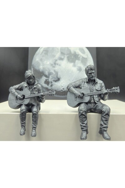 The Last Of Us - Gitar Çalan Ellie ve Joel 2'li Figür Seti - Metalik Boyalı