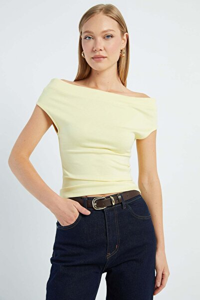 Fulla Moda Βασική Μπλούζα με Γιακά Μαντόνα σε Στενή Γραμμή