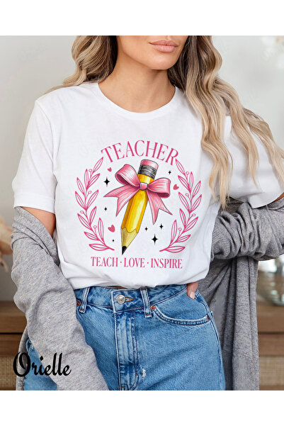Orielle Relaxed Silhouette Teacher Love t-shirt