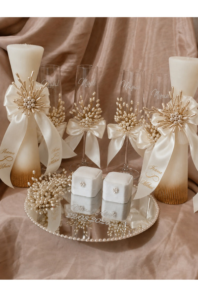 Generic Brand Complete personalized wedding set
