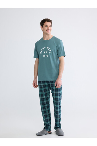 LC Waikiki Regular Fit Plaid Men's Pyjamas Set
