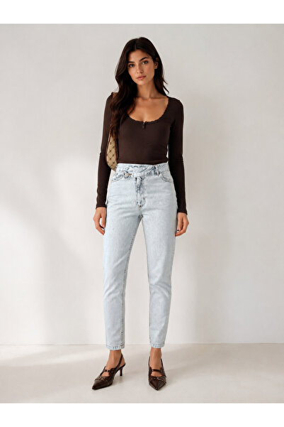 SHEVEGA PANTALONI JEANS MOM DENIM ASIMETRICI DETALIAȚI PENTRU FEMEI