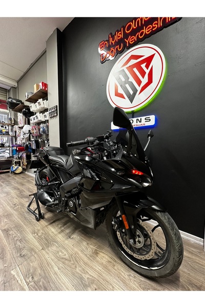 Bajaj PULSAR RS200 PİANO BLACK CAST HAVA KANALLI KAPLAMA SETİ