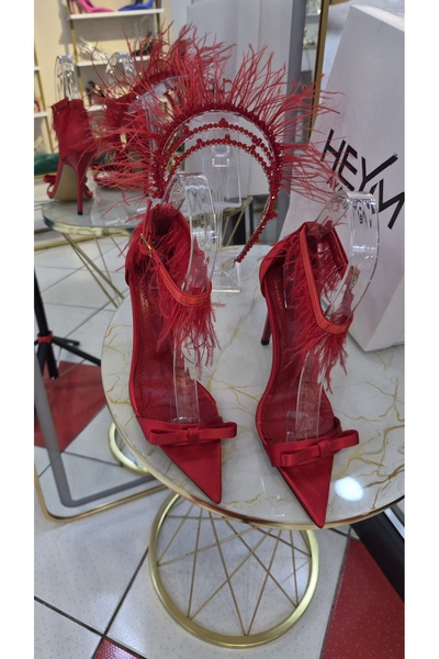 Heym Saten Stiletto ve Tüy Detaylı Taşlı Taç Seti - Özel Tasarım Kombin