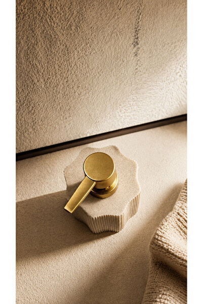 SUELF CO Polyresin Gold Headed Liquid Soap Dispenser