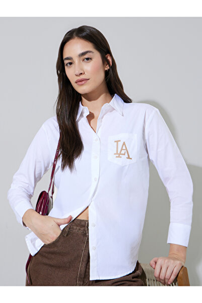 Styli Off White Solid Embroidered Chest Pocket Relaxed Fit Shirt