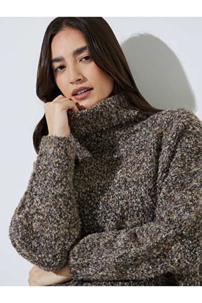 Styli Multi-Color Turtle Neck Side Slit Jumper