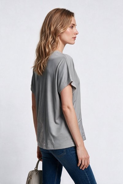 DAIDO V Yaka Saten Garnili Taş Cepli T-Shirt