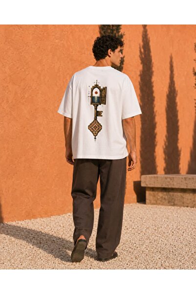 CANMODA Mysterious Key – White Oversize Printed Design T-Shirt