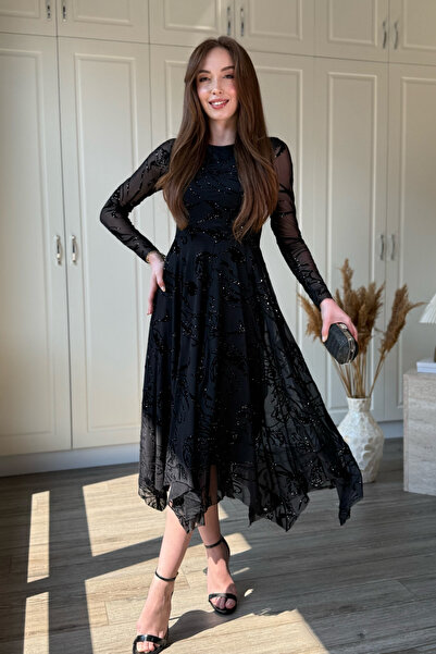 Dilay Gökoğlu Butik Simli Desenli Asimetrik Midi Siyah Elbise
