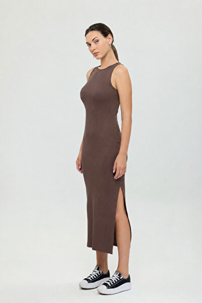 SHEISMONO Soft Rib Slit Detailed Sleeveless Dress Brown