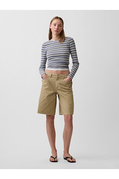 GAP Kadın Bej Mid Rise Twill Side-Pleat Şort