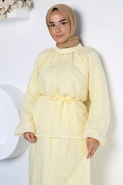TOZLU Lace-Up Waist Lined Hijab Blouse