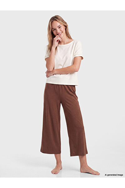 LC Waikiki Embroidered Women's Capri Pajama Bottoms 2-Piece for Style Seekers...