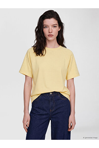 LC Waikiki Λαμπερές επιλογές από το Shining Store: Μπλούζα Soft Touch με πέτρες