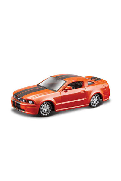 Burago FORD USA MUSTANG GT COUPE 2006 ORANGE 1/64