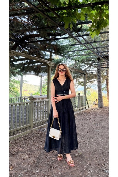 🖤 Dantel Detaylı Elbise