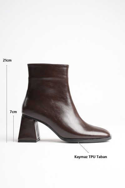 Griffa Shoes Women's Winter Thick Heeled Bitter Brown Boots & Booties