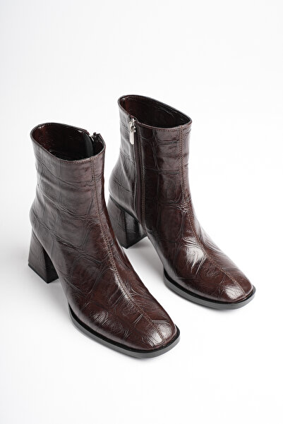 Griffa Shoes Women's Crocodile Textured Thick Heeled Boots & Booties