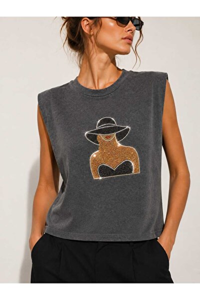 Yumey Washable Padded T-Shirt with Stone Accessories, Stylish T-Shirt