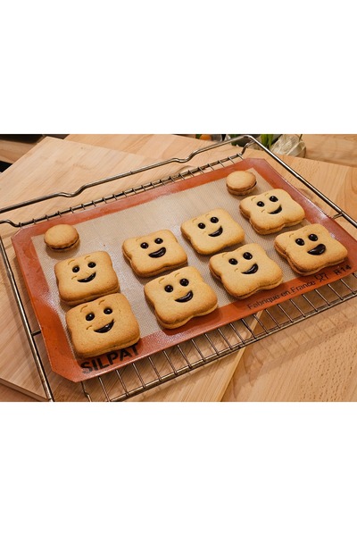 STRAWLİN MAISON Smiley Face Cookie Mold Cake Mold 2-Pack
